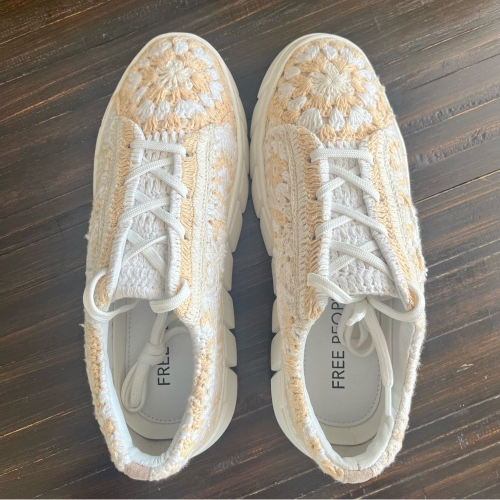 FREE PEOPLE Catch Me If You Can Crochet Platform Sneaker in Natural Size 9.5 NEW - Picture 11 of 15